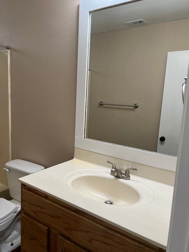 Building Photo - Affordable  2 Story Home 3 Bedroom 2.5 Bat...