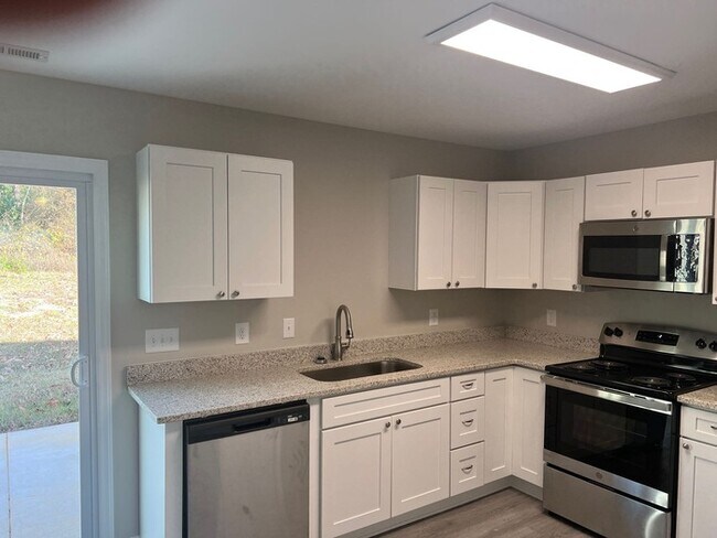 Building Photo - 505 E Mills Dr