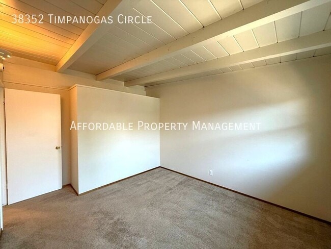 Building Photo - 38352 Timpanogas Cir