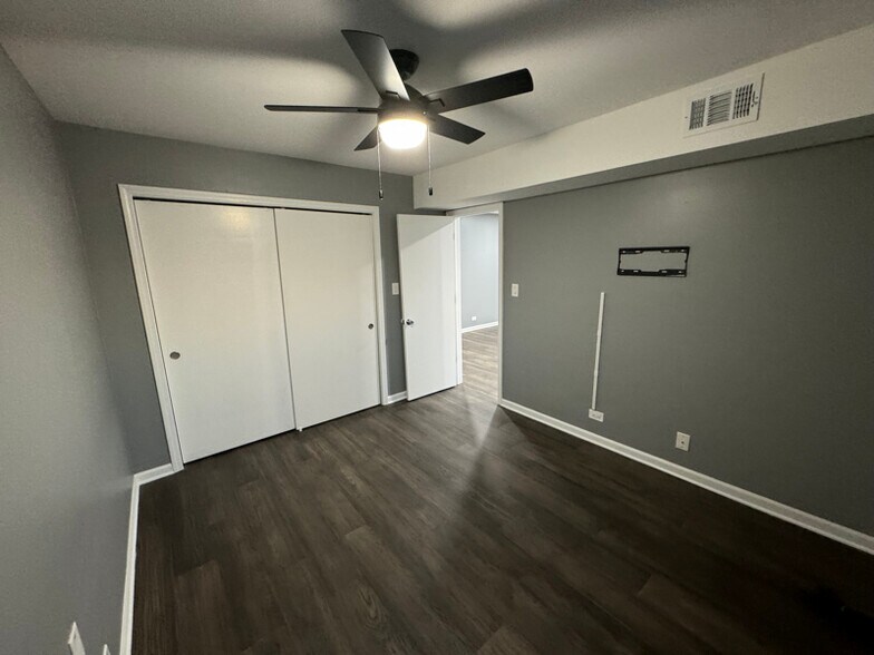 Building Photo - 4911 N Harlem Ave