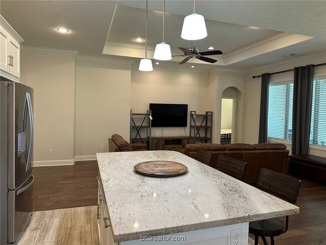 Building Photo - 15605 Long Creek Ln