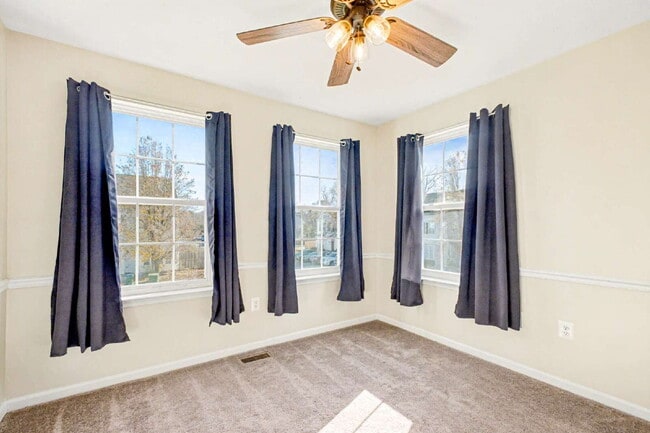 Building Photo - Move-in Special: $100 off of the first month's rent Spacious End-Unit 4 Bedroom Townhome for Rent...