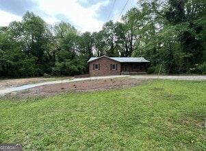 Building Photo - 19 Oak Hill Dr