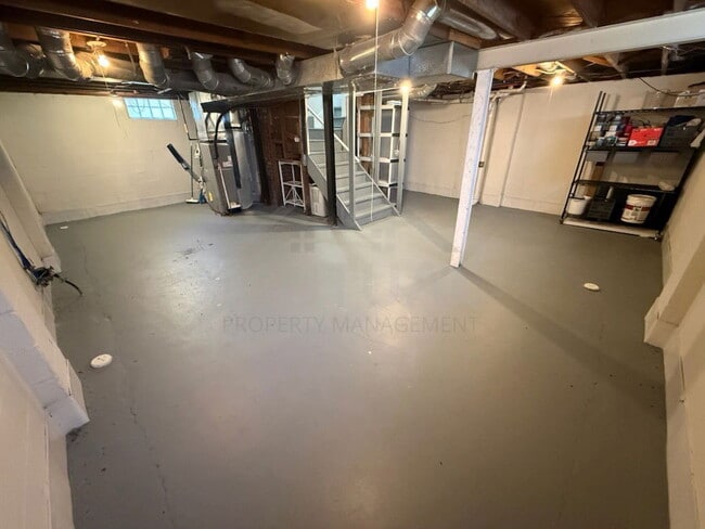 Building Photo - 389 Channing St