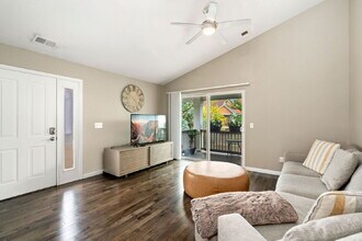 Building Photo - Bright & Spacious 2 Bedroom, 2 Bath Condo