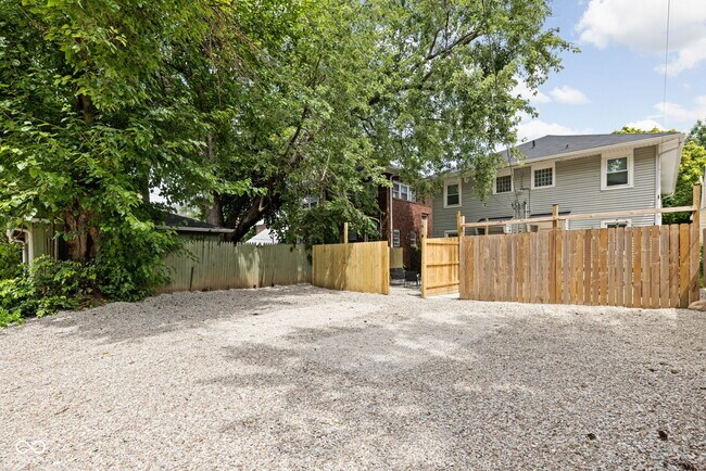 Building Photo - 5258 N College Ave
