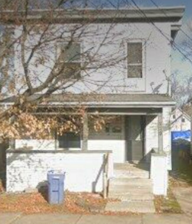 Primary Photo - 239 Ann St NE