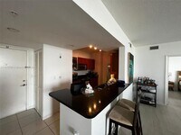 Building Photo - 2 bedroom in Hollywood FL 33180