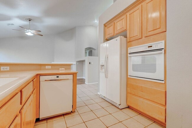 Building Photo - 2294 Tedesca Dr