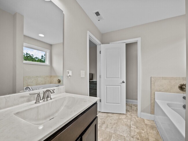 Building Photo - 220 Salty Dog Ln