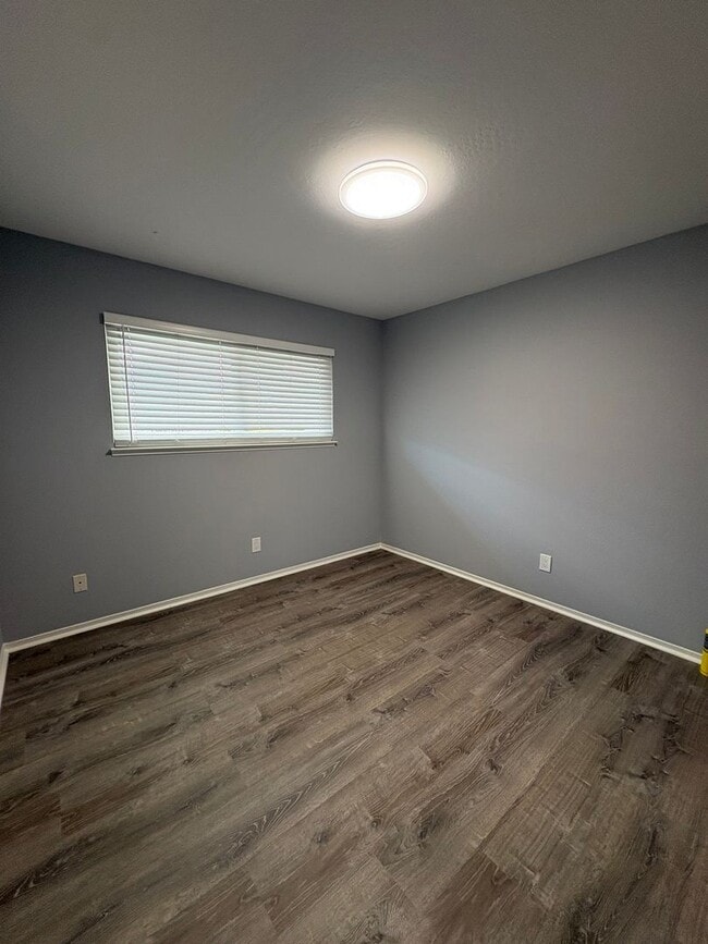 Building Photo - 425 Plum St