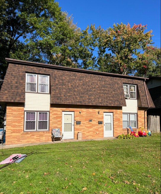 Building Photo - 280 Louis Ave