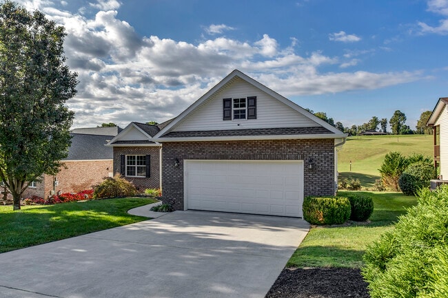 Building Photo - 134 Daleyuhski Way