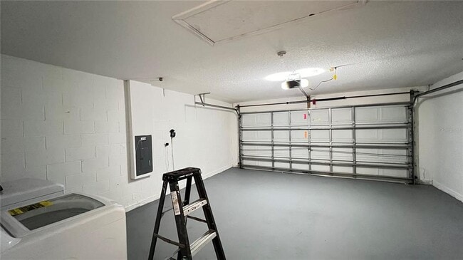 Building Photo - 1213 Cedarwood Way