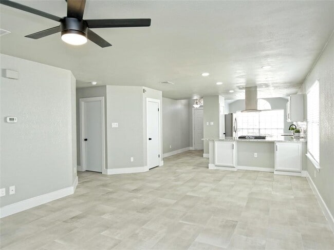 Building Photo - 1303 Green Terrace Dr