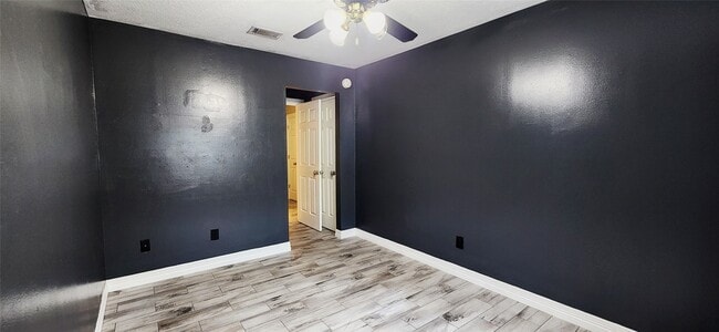 Building Photo - 213 Mango St