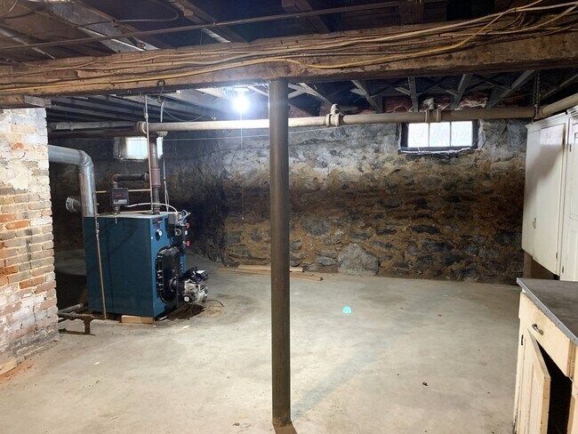Building Photo - 218 N Prince St