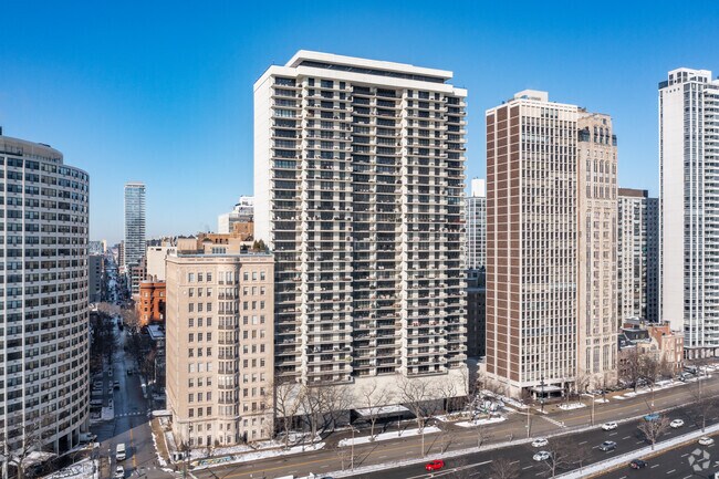 Building Photo - 1212 Lake Shore Dr