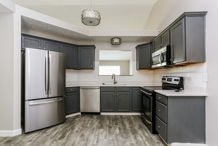 Building Photo - 3844 Eastrise Dr