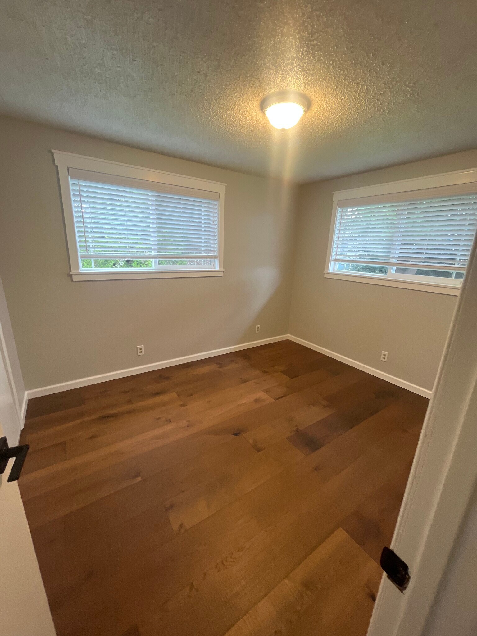 Building Photo - 13079 Avon Allen Rd