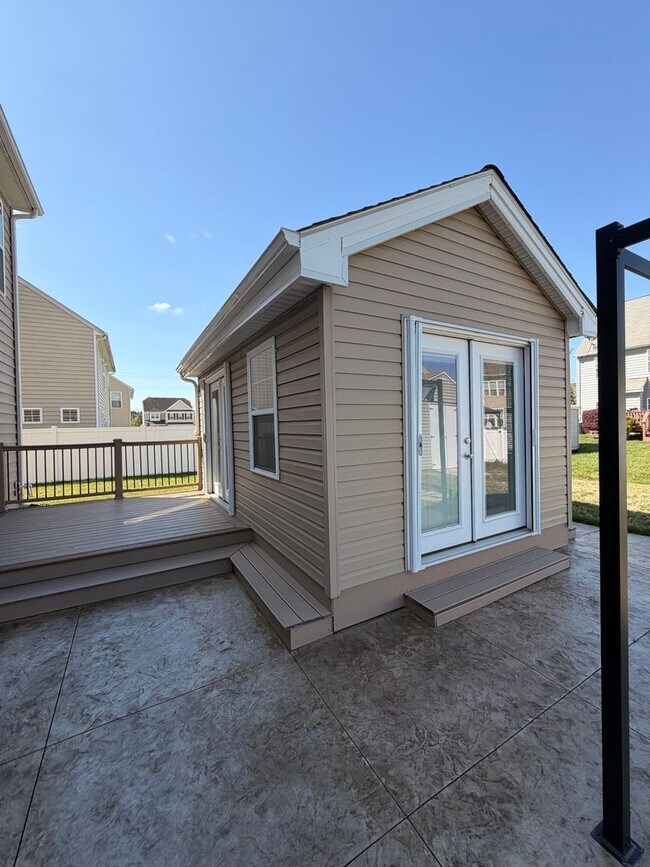 Building Photo - 42 Kilverstone Way