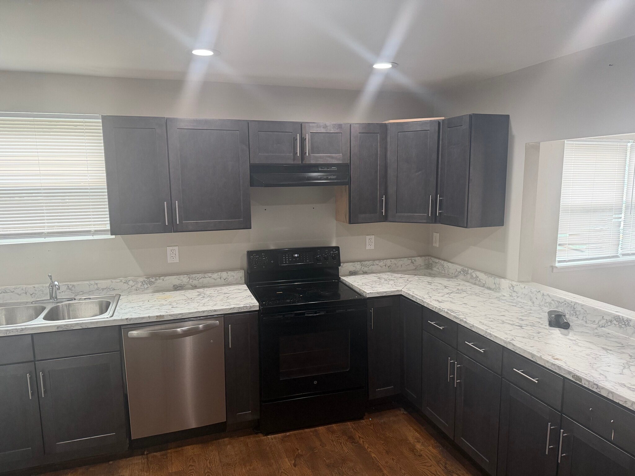 Building Photo - 433 Bridle Trace Dr