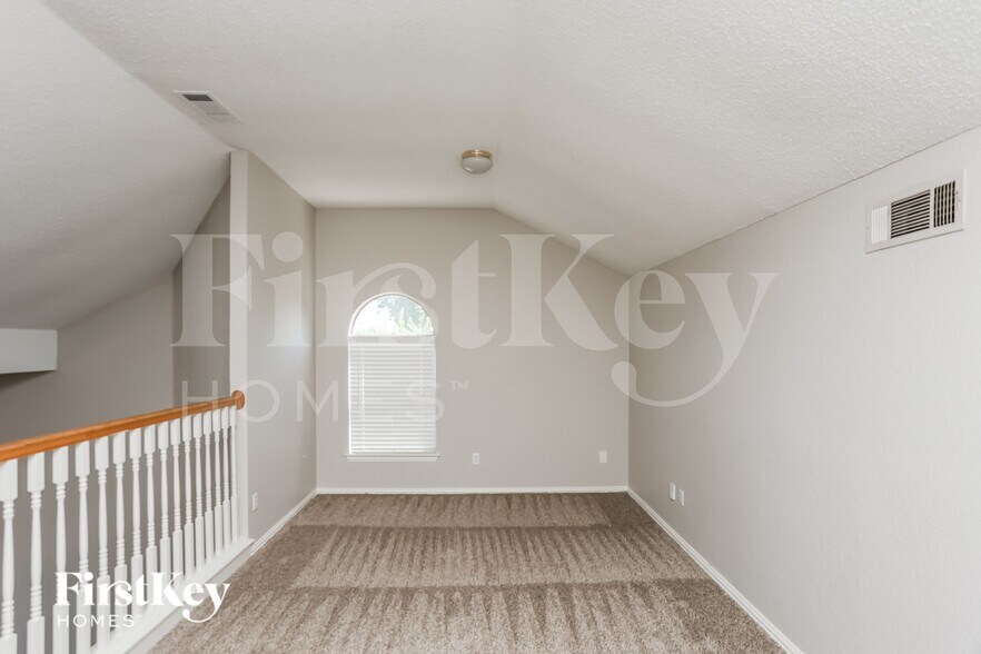 Building Photo - 5902 Silverpoint Ct