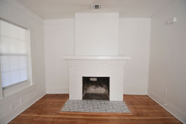 Building Photo - 1114 W Russell Pl