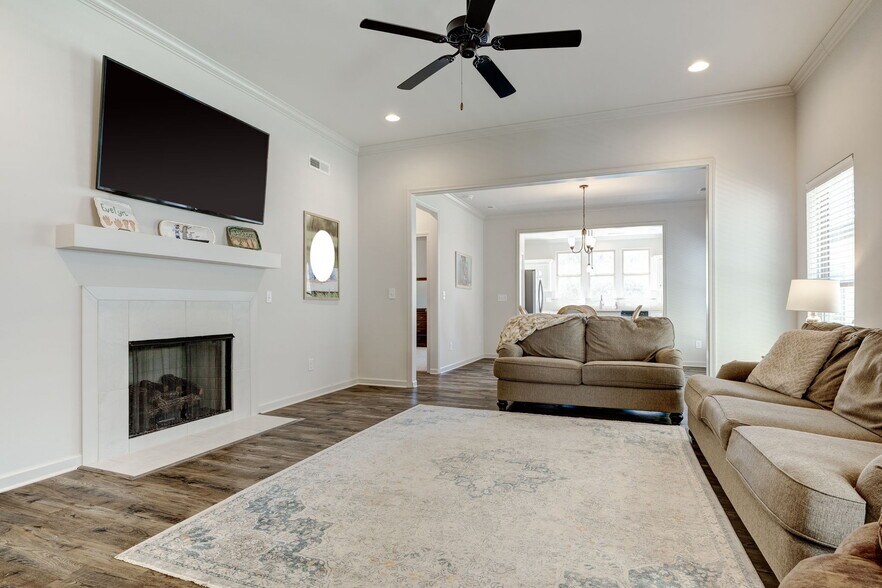 Building Photo - 2134 Springfield Dr