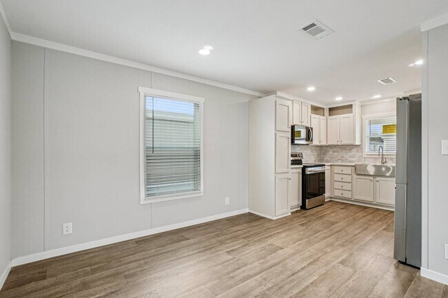 Building Photo - 1609 American Dr