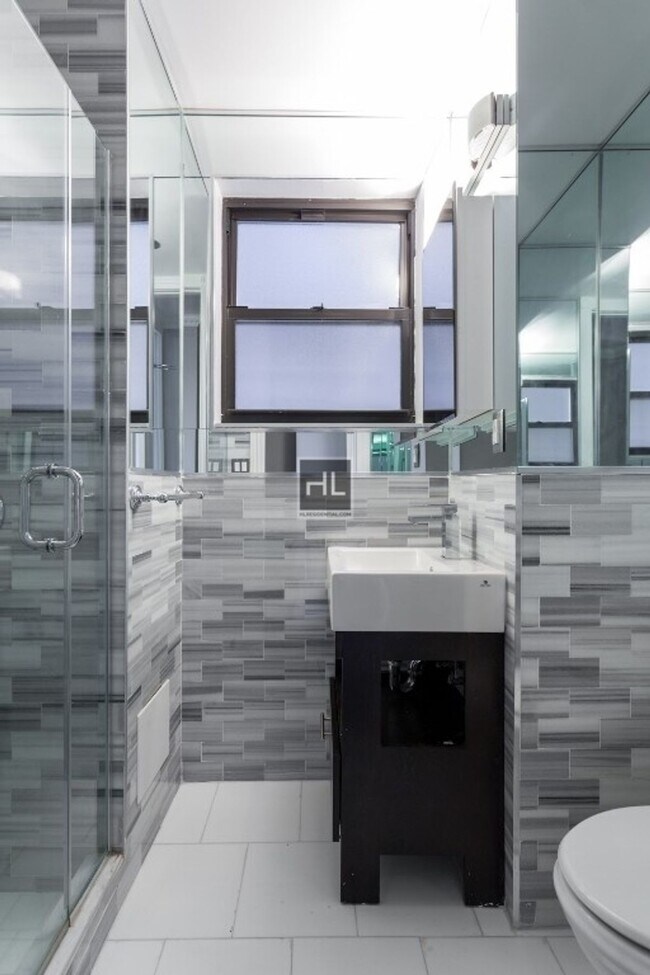 Building Photo - W 103RD ST.