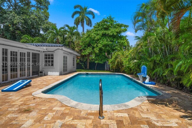 Building Photo - 1308 Seabreeze Blvd