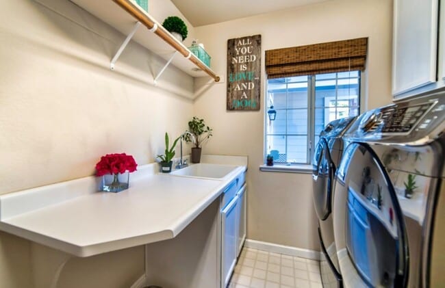 Building Photo - 3293 Woedee Dr