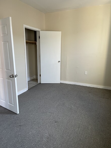 Building Photo - 4467 Frankford Ave