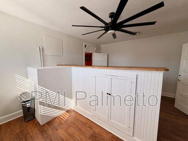 Building Photo - 504 1/2 State Street