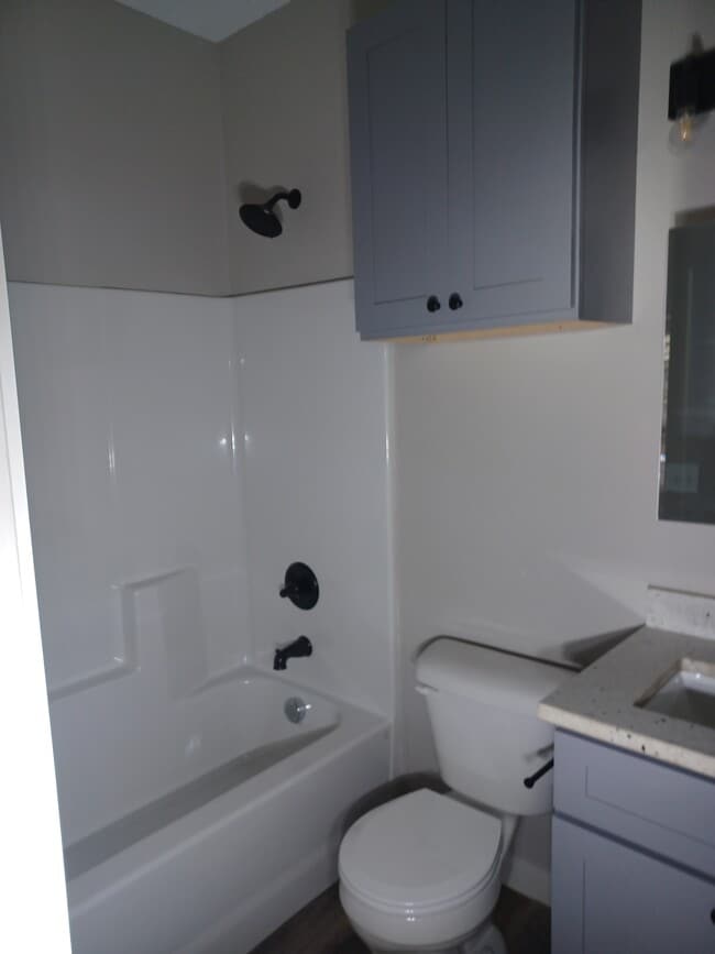 Building Photo - 1945 E Washington St