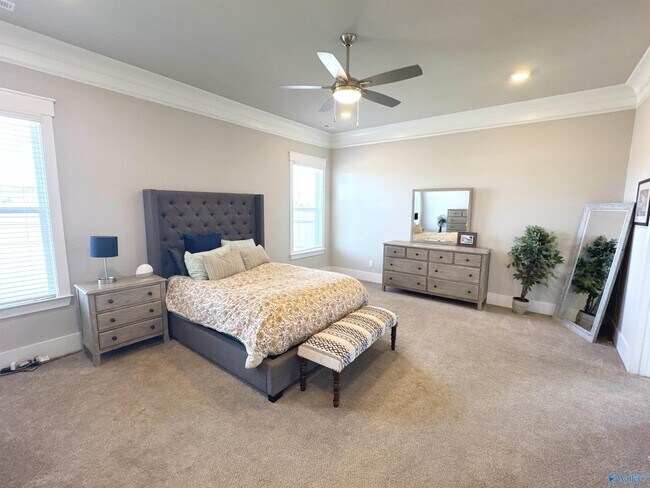Building Photo - 401 Peach Orch Ln