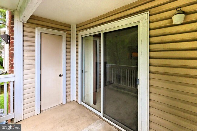 Building Photo - 1513 Lincoln Way