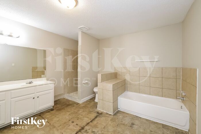 Building Photo - 4299 Crescent Park Dr
