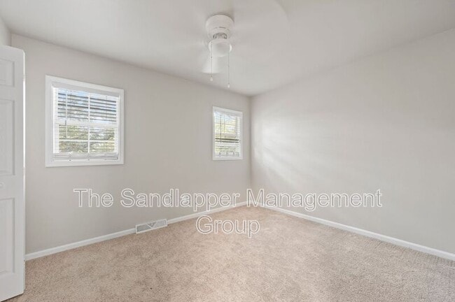 Building Photo - 28 Crosscreek Dr