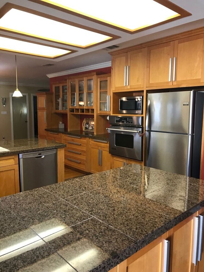 Building Photo - COMING SOON – Available After May 10, 2026 | Professionally Managed by Prime Property Management