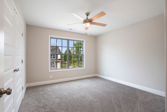 Building Photo - 156 Excell Rd