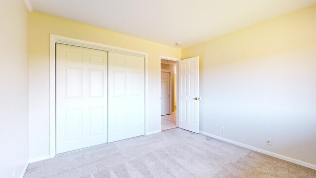 Building Photo - 9168 Eastside Rd