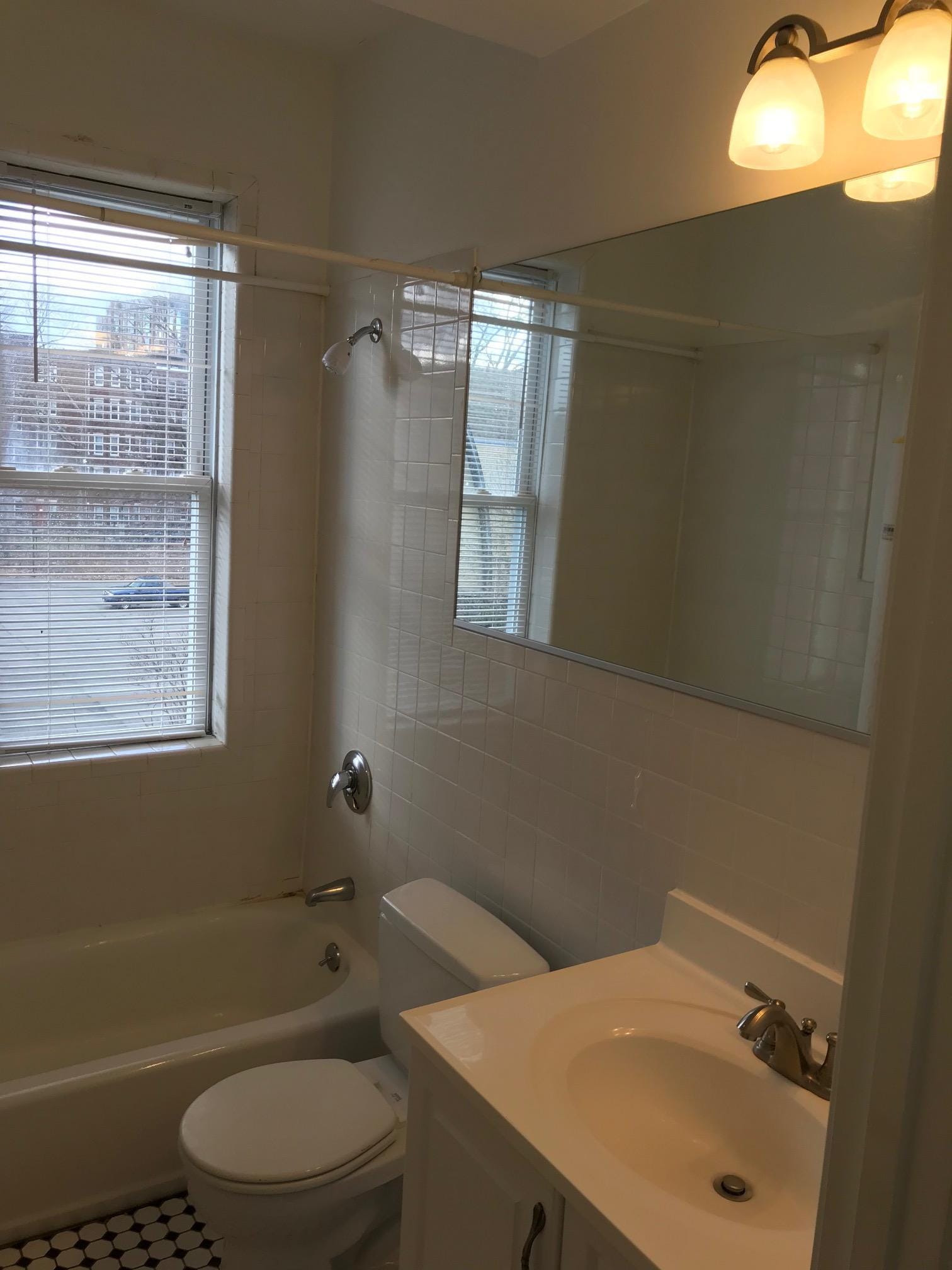 Building Photo - 151 Park Dr