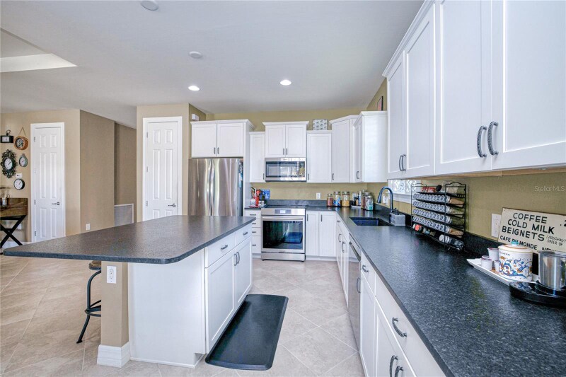 Building Photo - 2600 Sherman Oak Dr