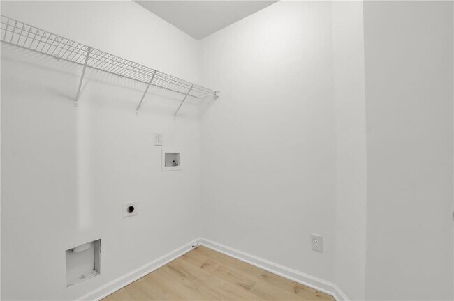 Building Photo - 3335 Briaroak Dr