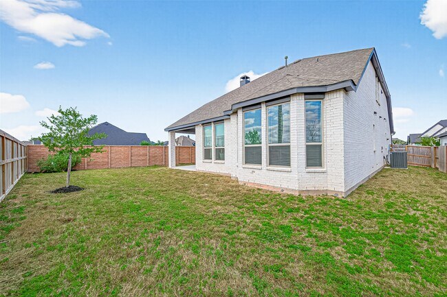 Building Photo - 7427 Compass Dr