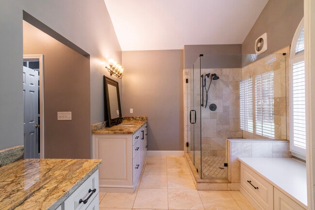Building Photo - 6850 Weatherstone Way