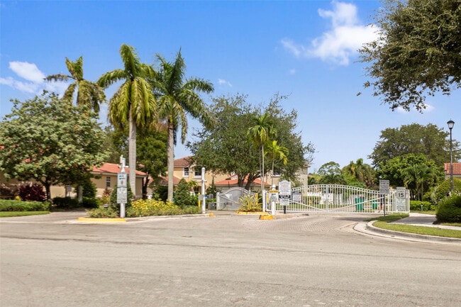 Building Photo - 15250 SW 49th Ct