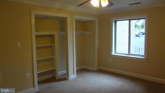 Building Photo - 430 Girard St